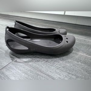 Crocs Women's Kadee Ballet Flat Brown 10 W‎ Round Toe Slip-On CutOut Comf…